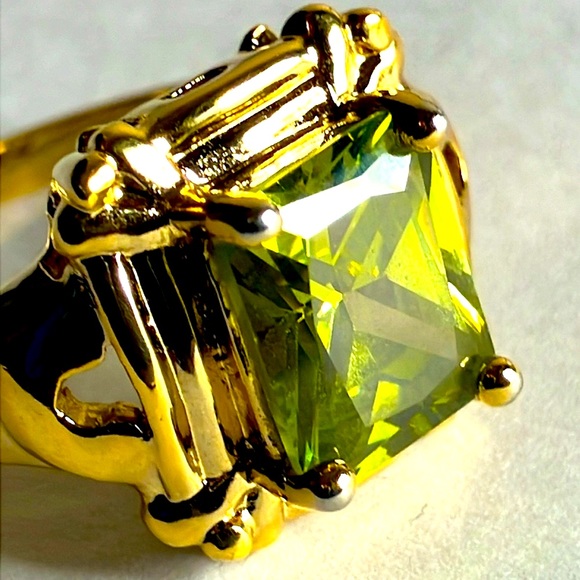 🏆Ring🏆 - Picture 2 of 3